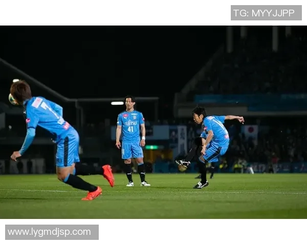 上海上港与川崎前锋下半场激战回顾与精彩瞬间分析